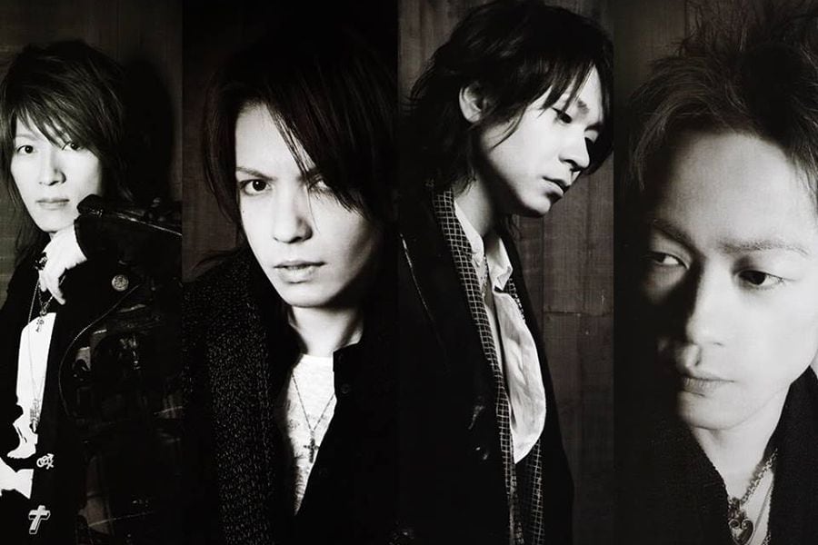 L'Arc en Ciel Awake 1