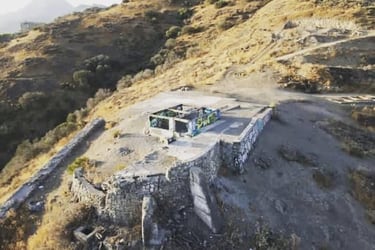Una mina de oro y una fascinante dueña: la enigmática mansión abandonada hace medio siglo en Santiago