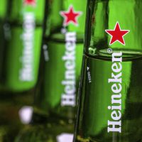Heineken disminuye utilidades el 2023 por alza en los costos de producción, pese a presentar mayores ingresos