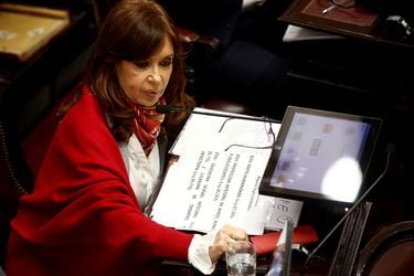 Cristina Fernández y petición de Fiscalía de 12 años de prisión: “Estoy ante un pelotón de fusilamiento mediático-judicial”