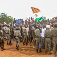 Crece tensión tras anuncio de bloque occidental africano de despliegue en Níger para restituir a presidente Bazoum