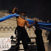 Los registros que dejan las protestas y cacerolazos contra las medidas de Milei en Argentina