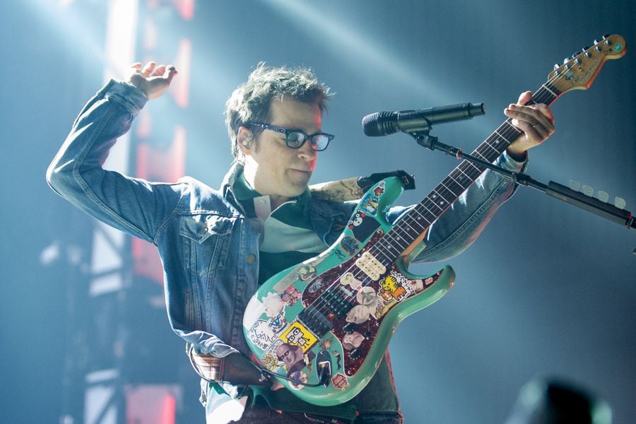 Van Weezer, el nuevo disco de la banda californiana La Tercera