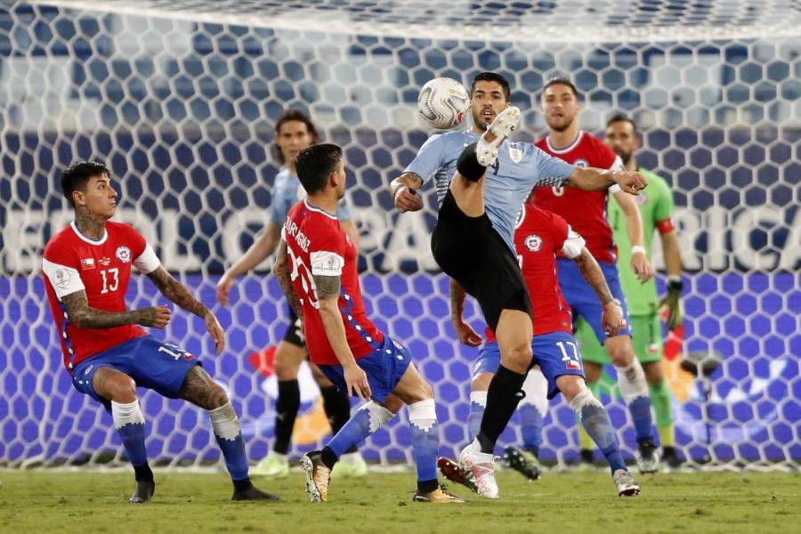 Uruguay se luce ante Chile con golazos - Fútbol Internacional - ABC Color