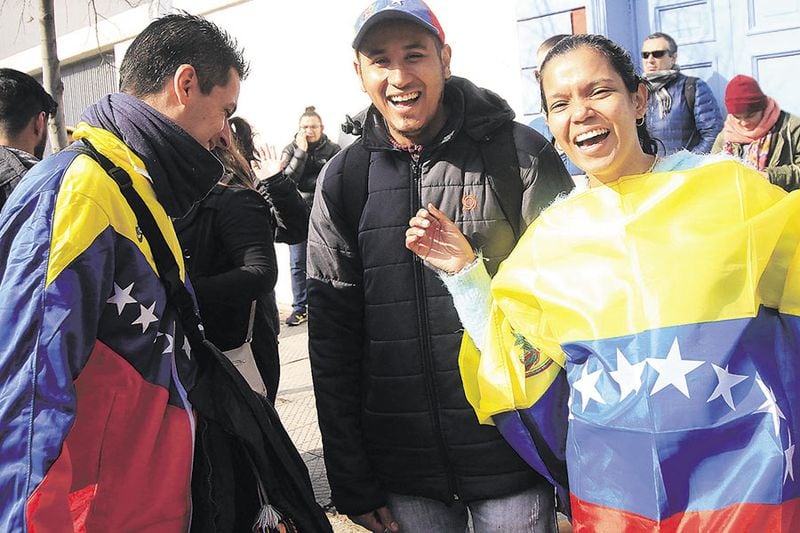 Imagen-Venezolanos-residentes-en-Chile-vota-(44665508)