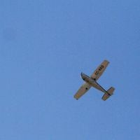 Avioneta capotó en región de Los Ríos: piloto de la aeronave falleció y otros dos ocupantes resultaron lesionados