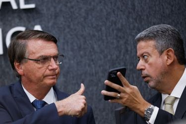 Medio brasileño revela que la mitad del patrimonio del clan Bolsonaro fue comprado con dinero en efectivo