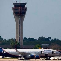 Cuba suspende vuelos a Argentina: gobierno de Milei niega suministro de combustible a sus aviones