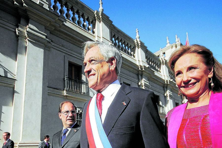 Sebastián Piñera abandona el Palacio de La Moneda