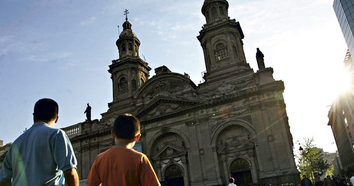 La carrera por la santidad en Chile - La Tercera La carrera por la santidad en Chile - La Tercera
