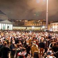 Protestas contra las restricciones por Covid-19 se extienden en varias ciudades de Italia