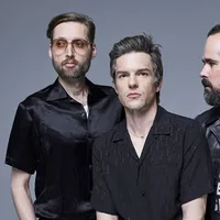 Una canción de The Killers superó un récord que tenía un hit de Oasis