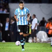 “Se ganó un lugar; lo demostró en cancha”: Gago llena de elogios al defensa chileno Tomás Avilés en Racing