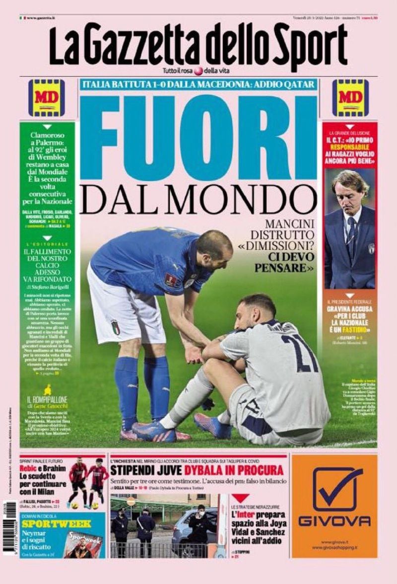 "Fuera del mundo" dice la portada de este viernes de La Gazzetta dello Sport.