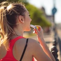 No más labios partidos: cuatro consejos para cuidarlos del sol y el calor