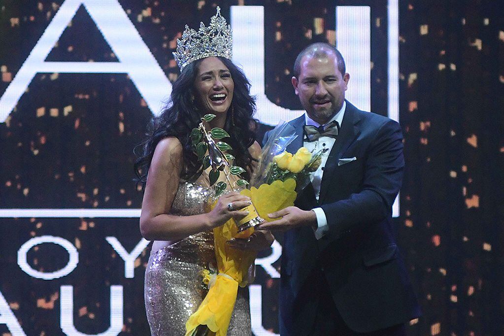 23 de noviembre de 2018/SANTIAGOPamela Diaz recibe premio como la reina del Copihue de Oro durante el Copihue de Oro 2018, que se realiza en Arena Monticiello. FOTO: SEBASTIAN BELTRAN GAETE/AGENCIAUNO