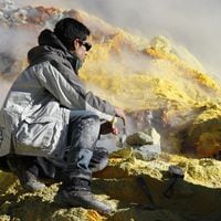 ¿Qué es este extraño flujo de azufre saliendo de un volcán en el norte? 
