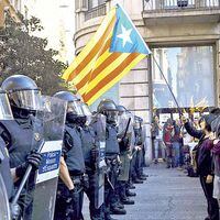 Catalanes se dividen a un año del fallido referendo