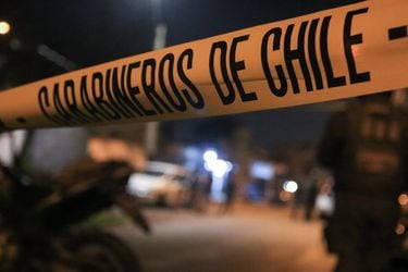 Un fallecido y tres heridos dejó una balacera ocurrida en el centro de Santiago 