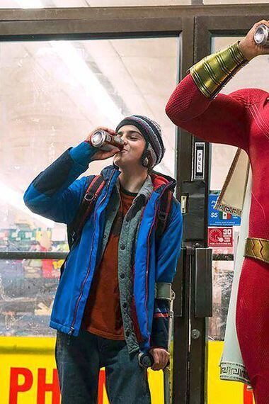 SHAZAM!(L-r) JACK DYLAN GRAZER as Freddy Freeman and ZACHARY LEVI as Shazam