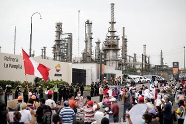 Perú paraliza operaciones de refinería española que provocó desastre ambiental
