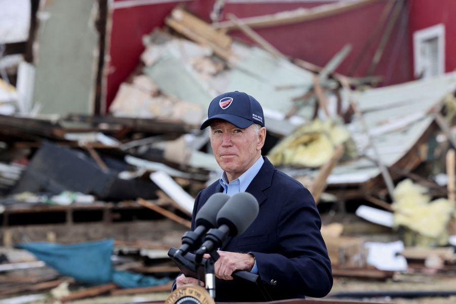 Biden visits those affected by tornadoes