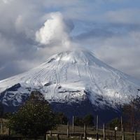 Sernageomin reporta aumento de actividad en el volcán Villarrica