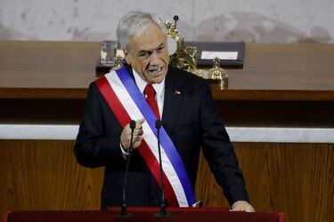 Piñera asegura que cumplirán acuerdo con la DC por pensiones y reitera que Chile crecerá menos este año