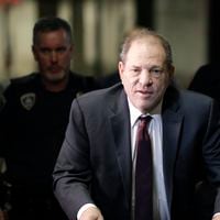 “Una cadena perpetua de facto”, “un delincuente sexual”: Harvey Weinstein termina sus días en la cárcel