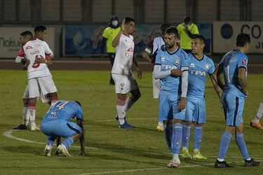 Los jugadores de San Marcos de Arica se lamentan tras un gol de Deportes Copiapó. FOTO: Agencia Uno.