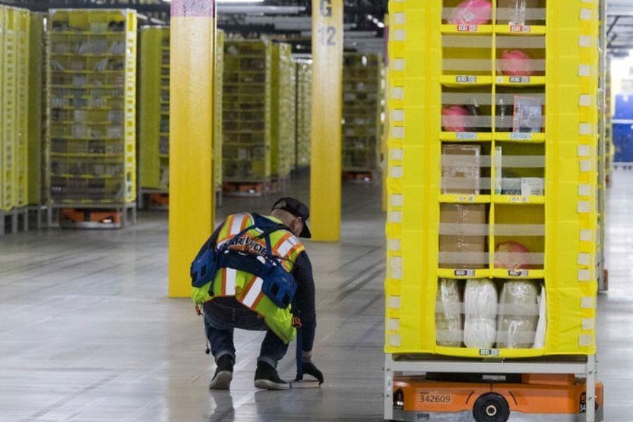 amazon-worker (1)