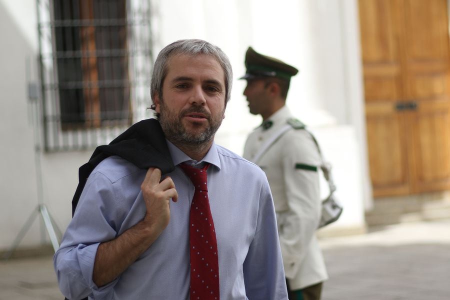 El ministro Gonzalo Blumel se reúne con el senador Felipe Harboe