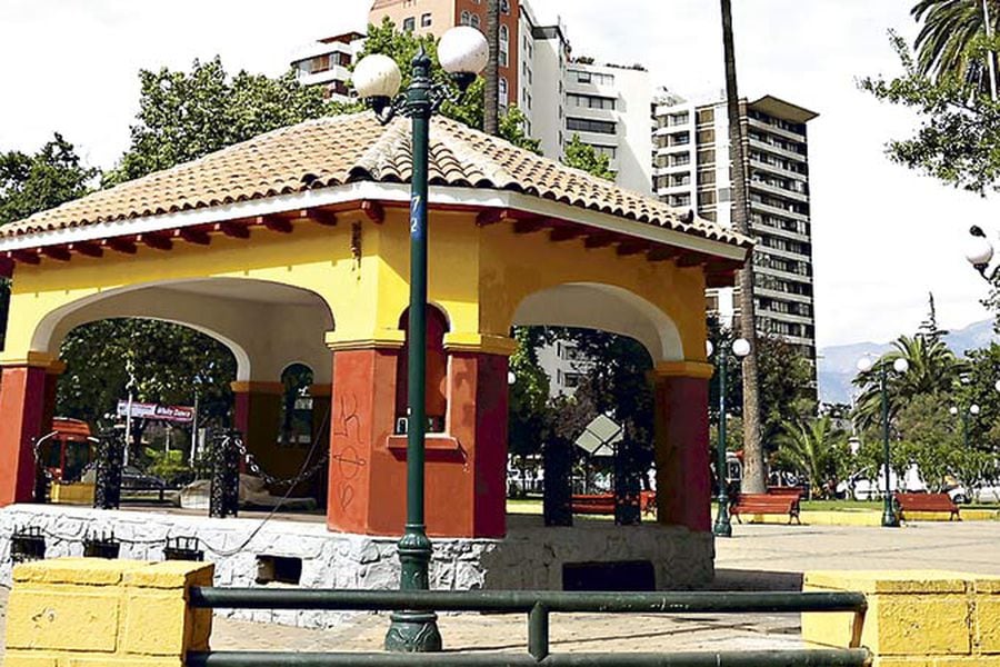 La pérgola de Plaza Ñuñoa fue restaurada durante diciembre de 2015.