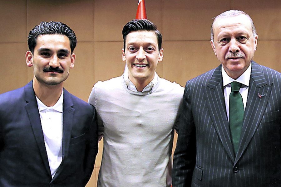 Gundogan Ozil y Erdogan