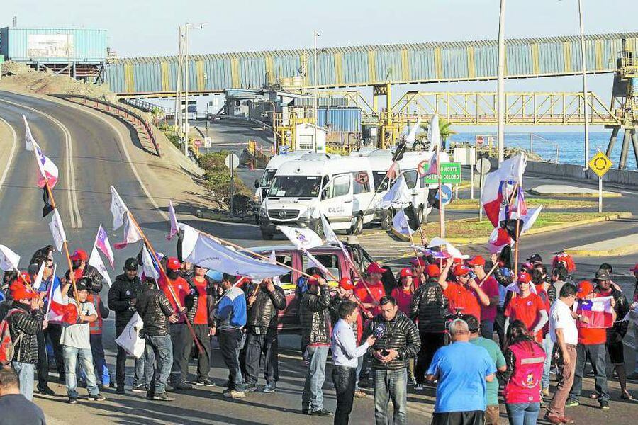 Sindicato de Minera Escondida inici— huelga legal