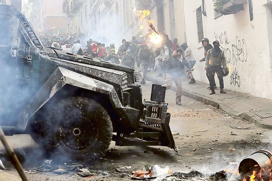 Protests-against-Ecuador-'s-President-Lenin-Moreno's-austerity-measures,-in-Quito-(46975757)
