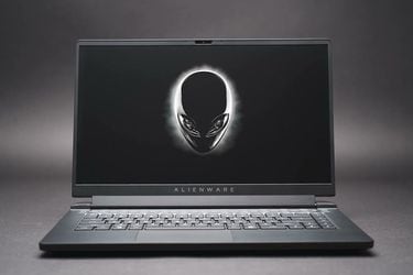 Reseña | Dell Alienware M15 R7: un poderoso laptop gamer sin pirotecnia 