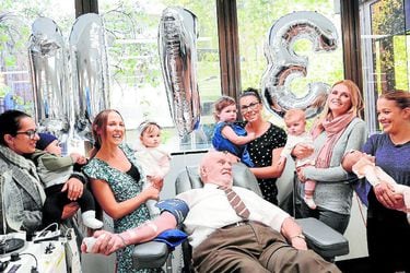 Se jubila el mayor donante de sangre de la historia y que salvó 2,4 millones de vidas