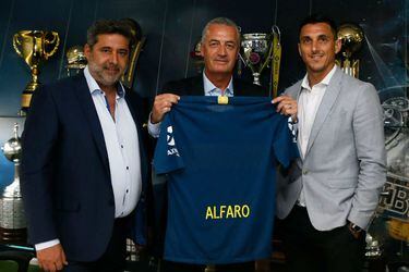 Presentación de Gustavo Alfaro.