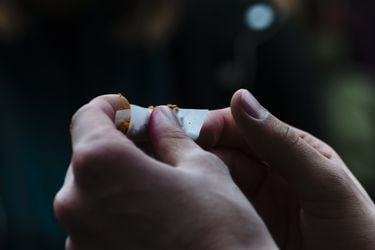 ¿Qué es más peligroso, el cigarro o el tabaco para armar? Esto dice la evidencia científica 