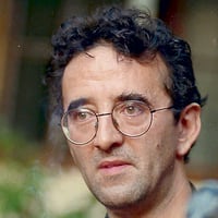 Teleserie judicial: viuda de Roberto Bolaño arremete contra su círculo de amigos