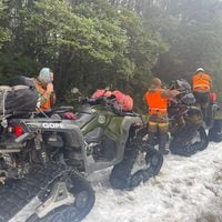 Nieve y viento blanco complica búsqueda de tres trabajadores extraviados en la alta montaña de la Región de Los Lagos