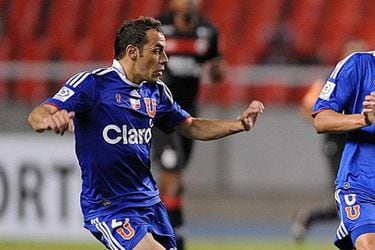 Marcelo Díaz comentó que la U le cerró "las puertas y ventanas" en 2021 en una publicación en la que los azules recordaban el triunfo por 4-0 sobre Flamengo en 2011.