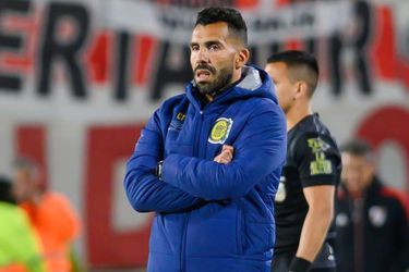Mauricio Isla tiene nuevo técnico: Independiente oficializa la llegada de Carlos Tevez
