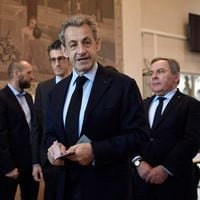 Sarkozy entrega apoyo a Macron y acentúa fractura en la derecha francesa