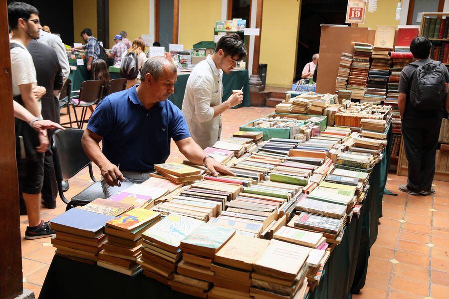 280116 FERIA LIBRO USADO (182)C