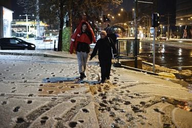 Galería | Las postales que ha dejado la nevazón en el sector oriente de Santiago