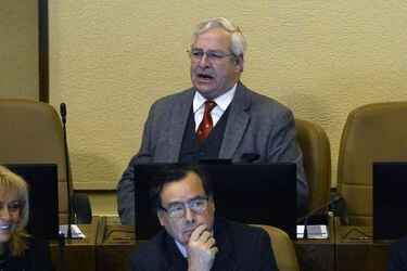 Diputado Urrutia respalda a Van Rysselberghe a horas de las elecciones UDI y pide defender la figura de "mi general" Pinochet
