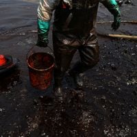 Perú detecta un segundo derrame petrolero en el Pacífico frente a refinería de Repsol