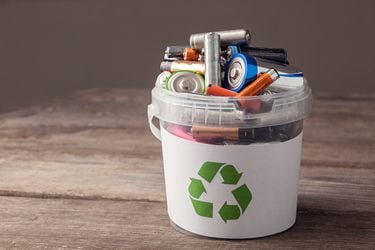 Cómo reciclar y desechar pilas, baterías y residuos electrónicos
